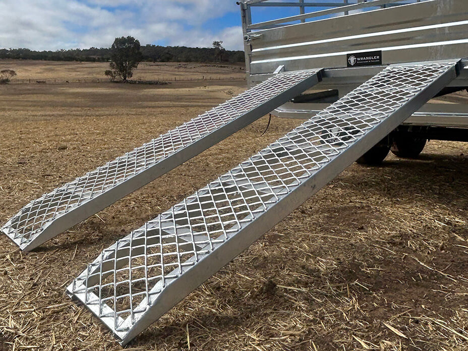 Flatbed Tipping Trailer Underdeck Ramps.
