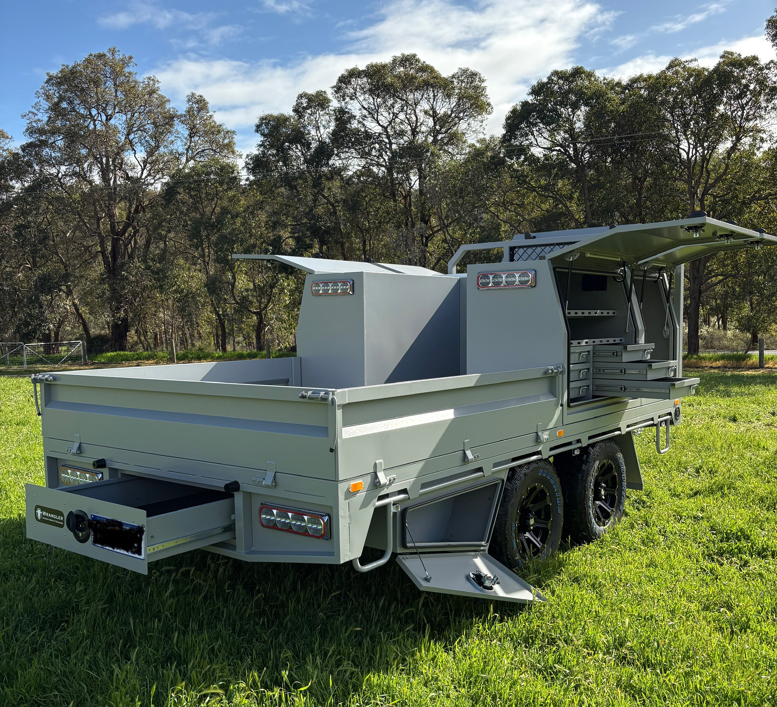 Mechanic Field Service Trailer (9) Mechanic Field Service Trailer (9)